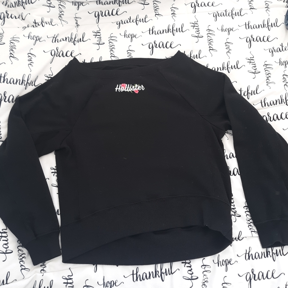 Hollister top